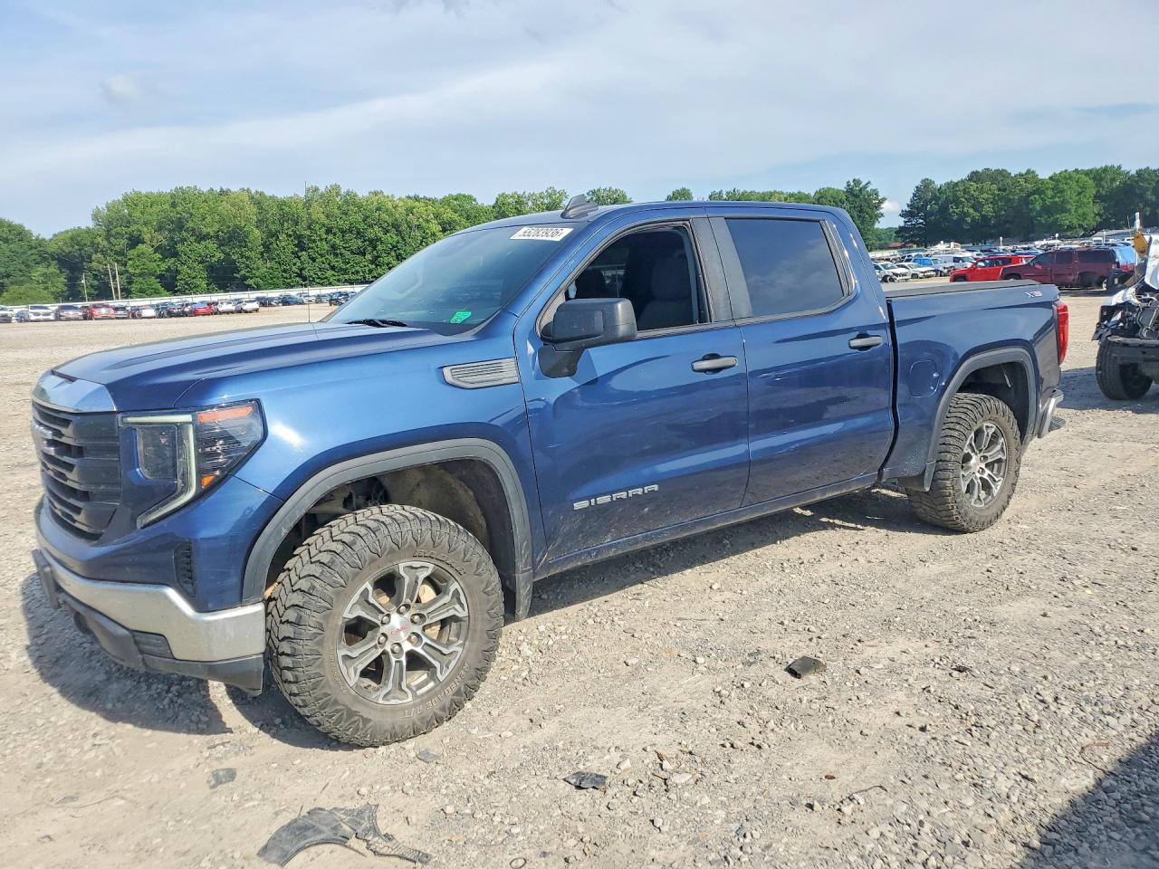 Salvage GMC Sierra Image