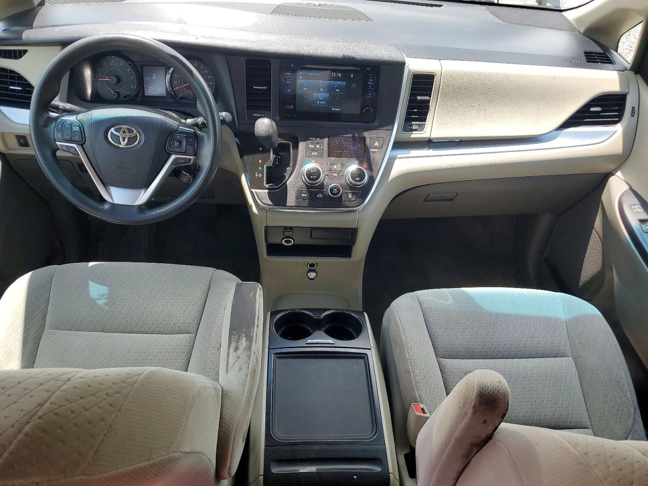 Toyota Sienna Le