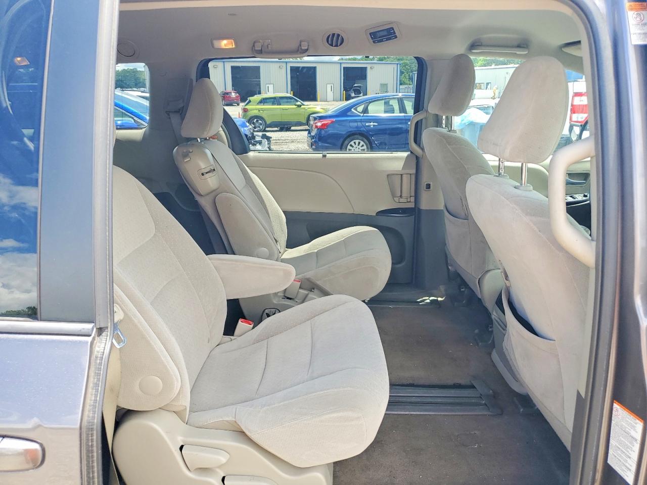 Toyota Sienna Le