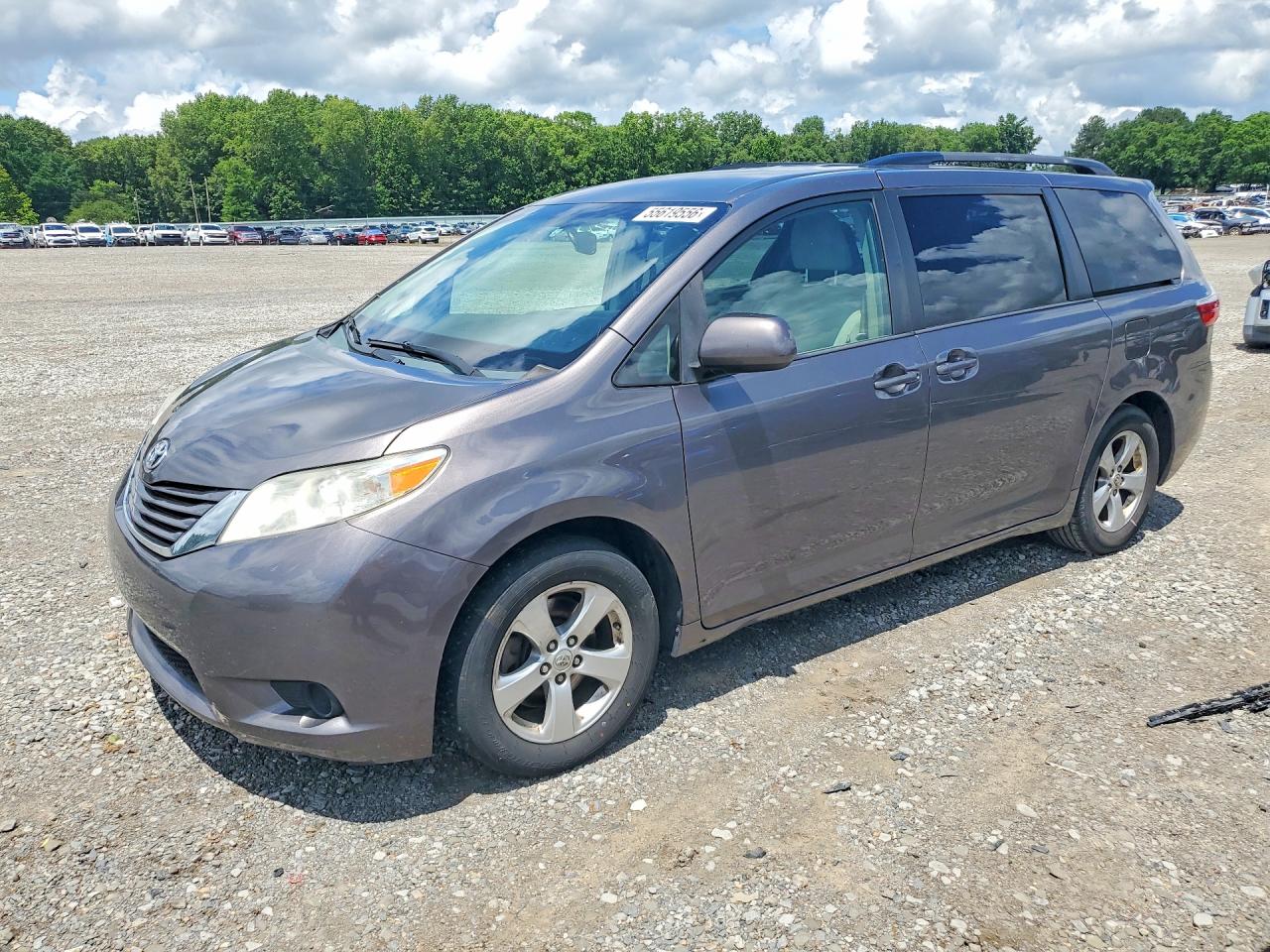 Salvage Toyota Sienna Image