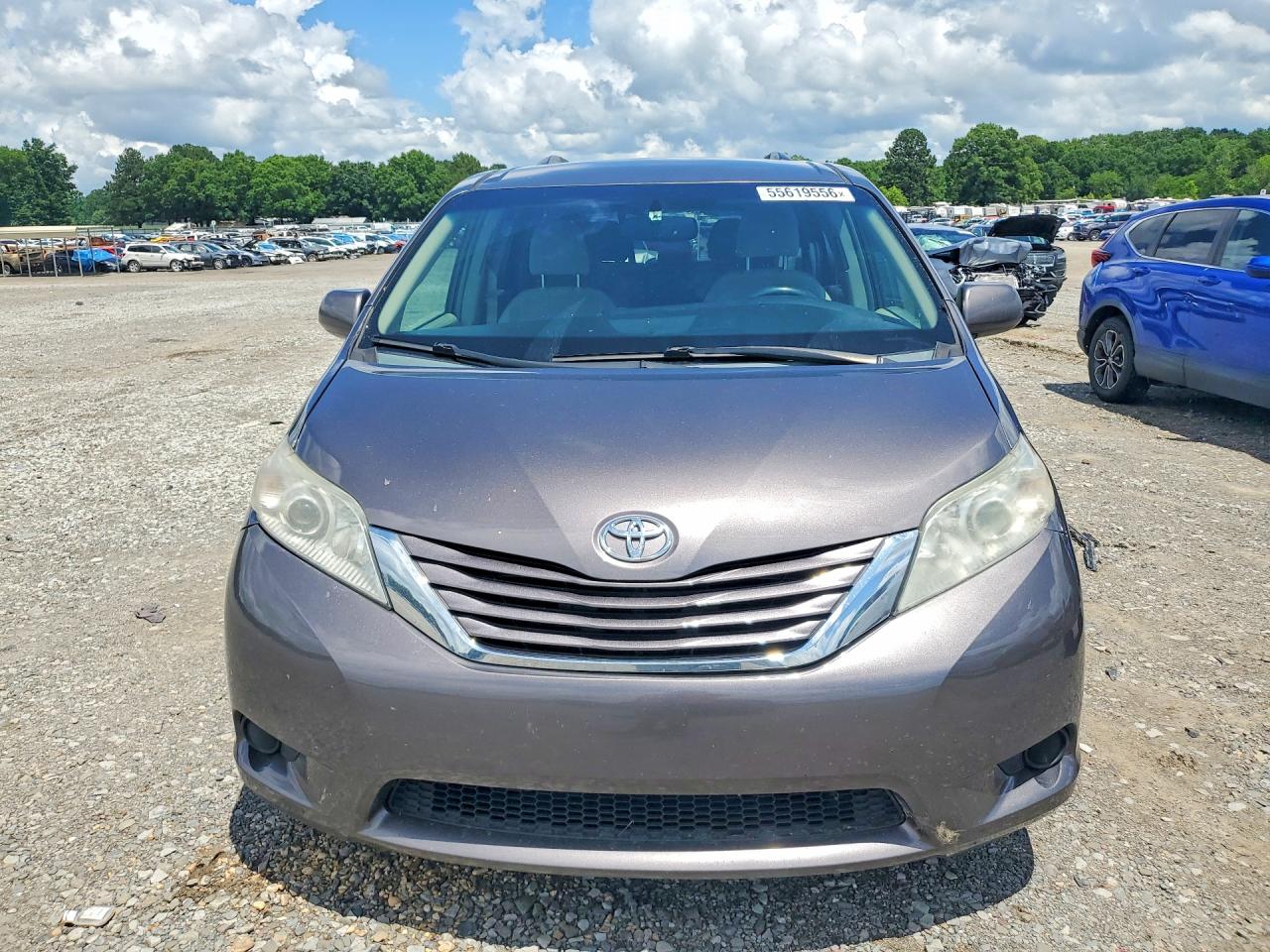 Toyota Sienna Le