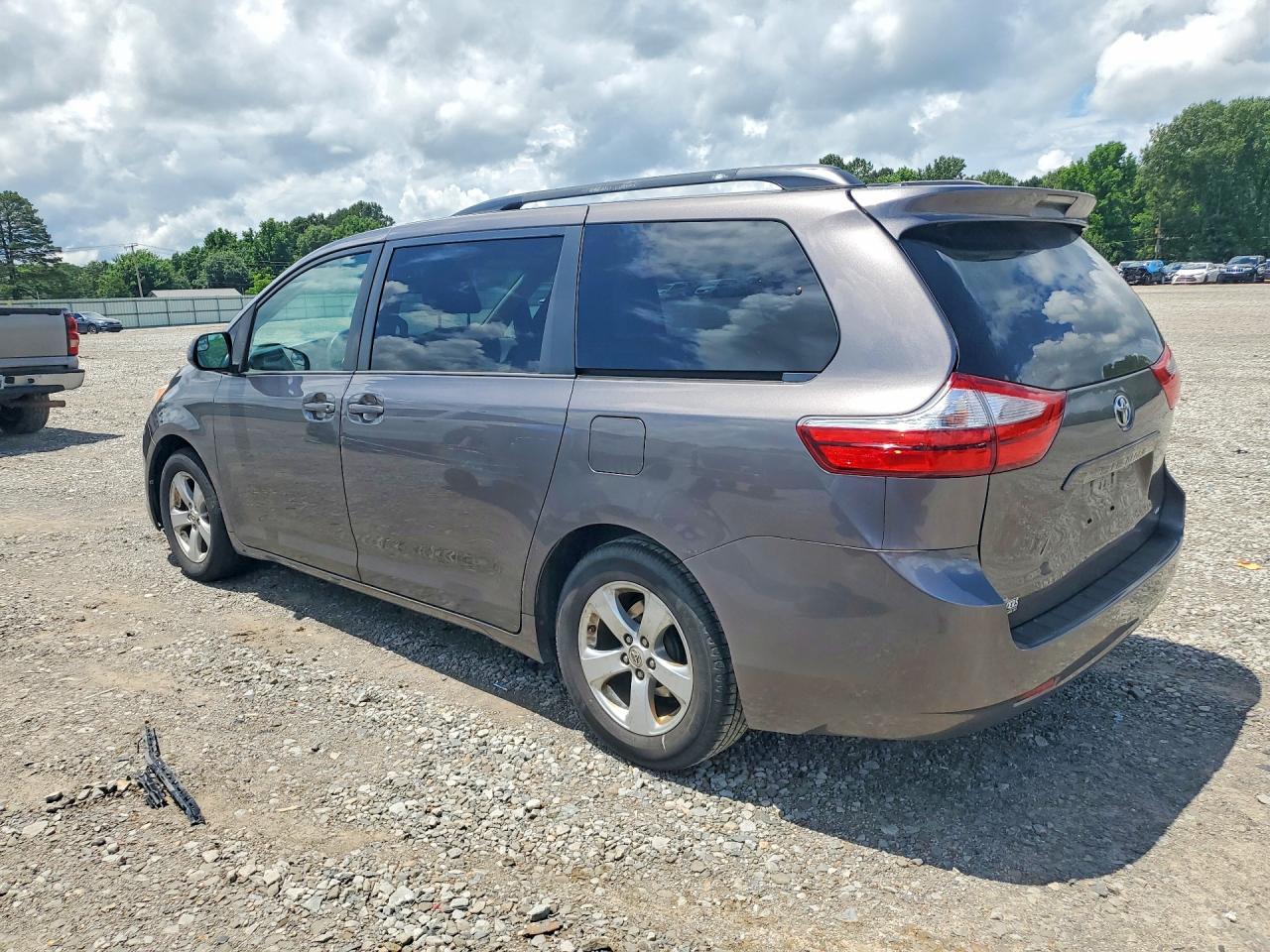 Toyota Sienna Le