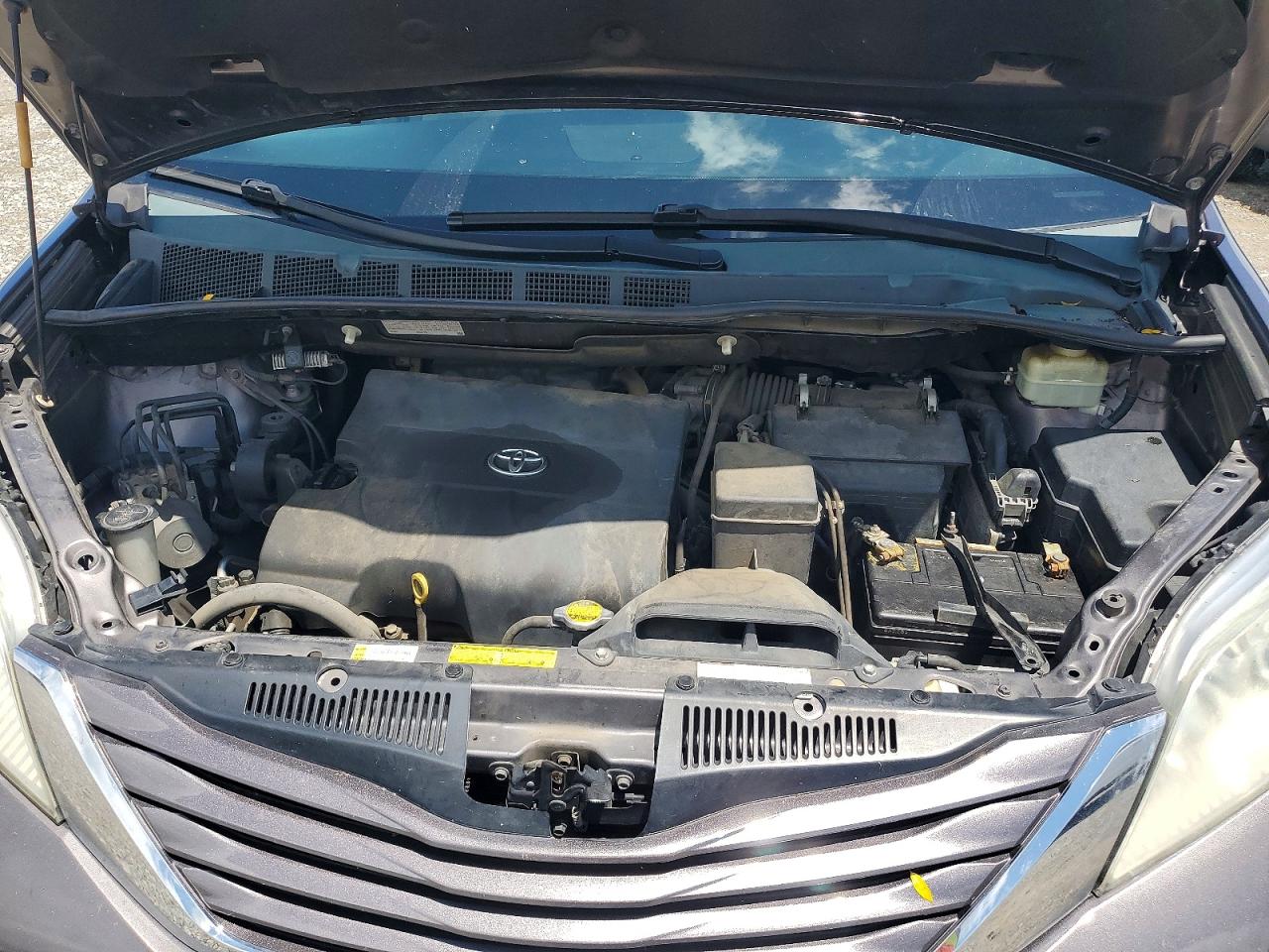 Toyota Sienna Le