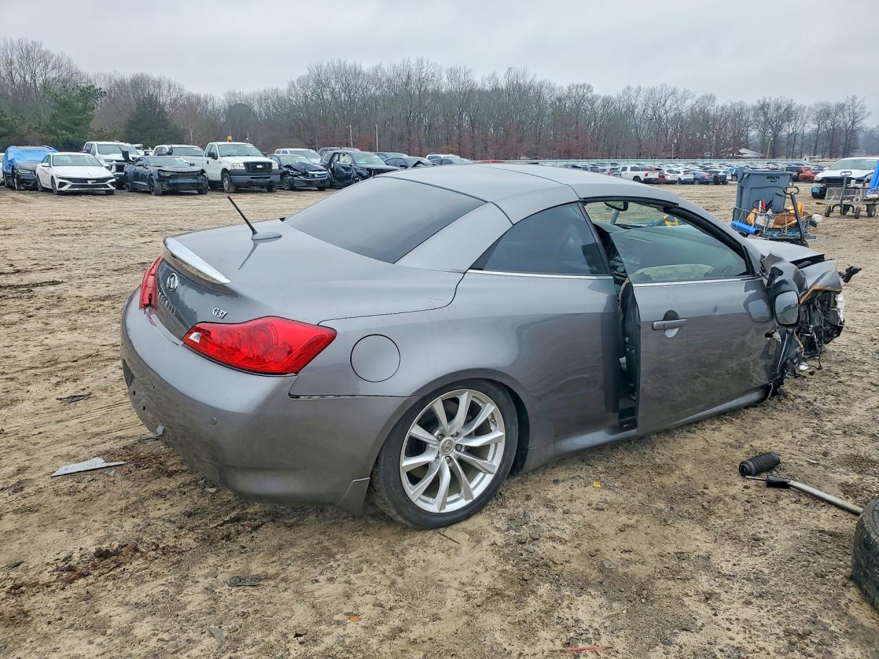 INFINITI G37 Conver Base