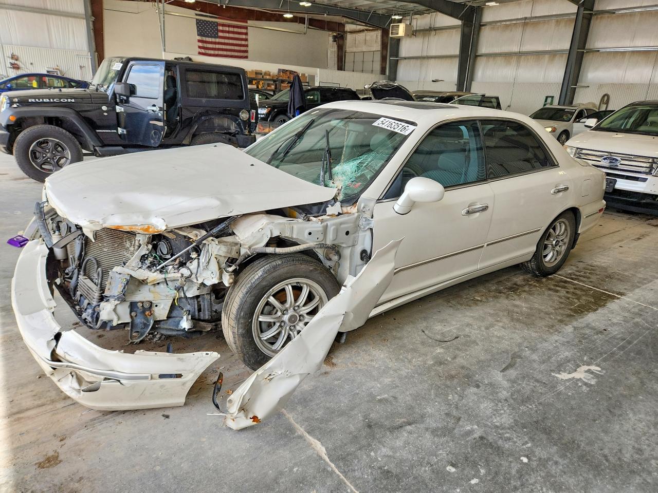 Salvage Hyundai Grandeur Image