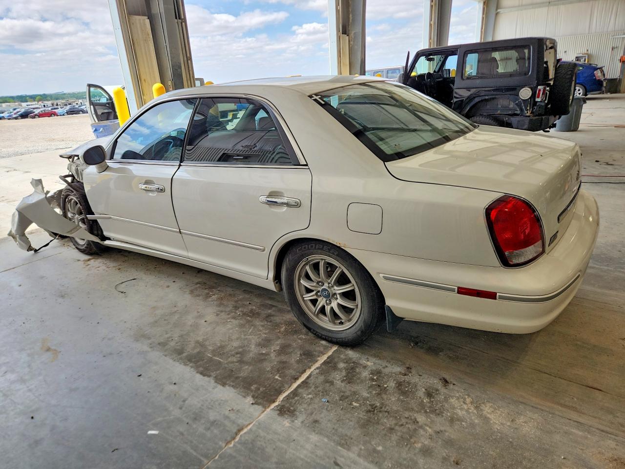 Hyundai Grandeur 350