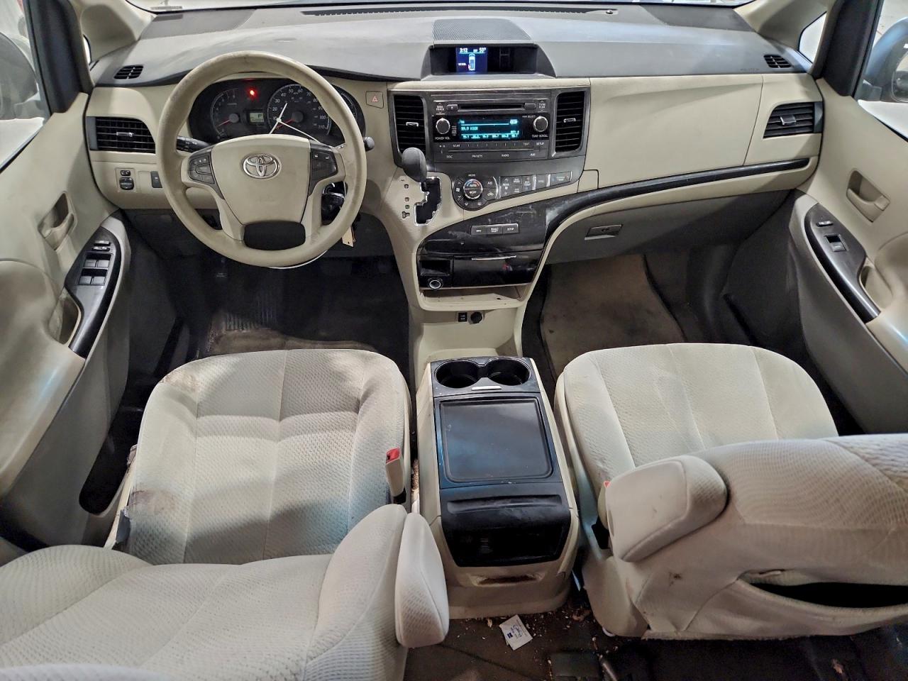 Toyota Sienna Le