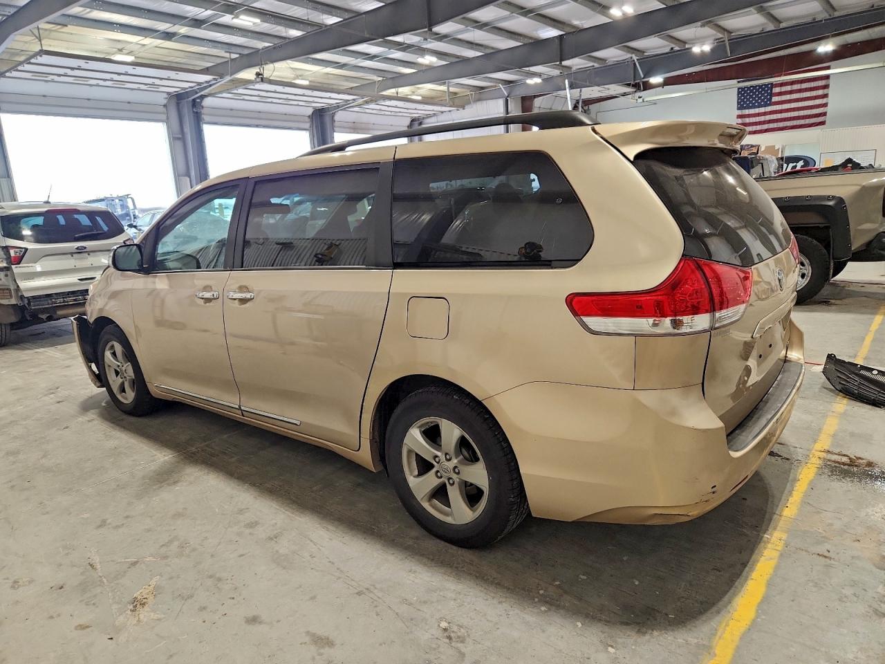 Toyota Sienna Le