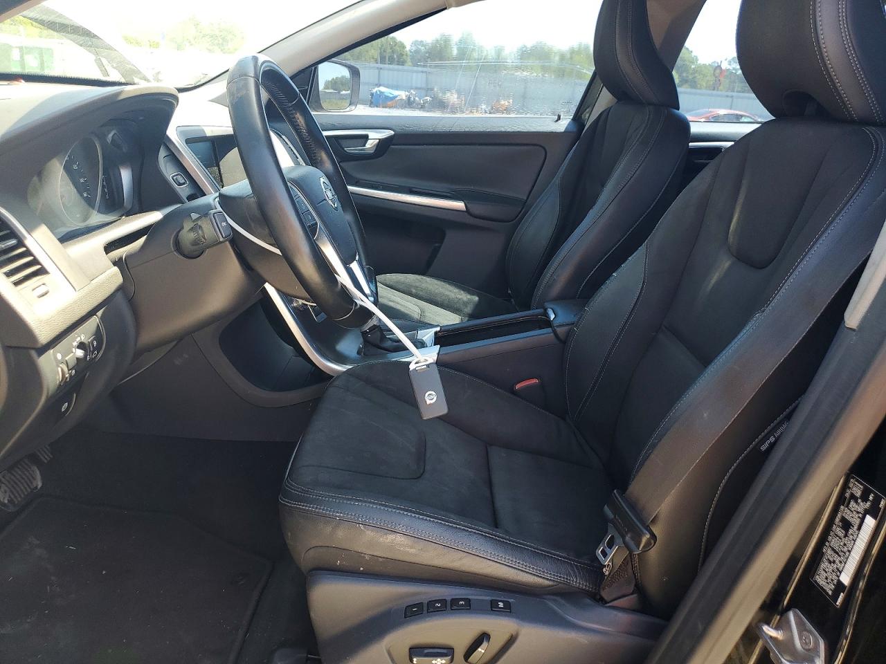 Volvo XC60 T5