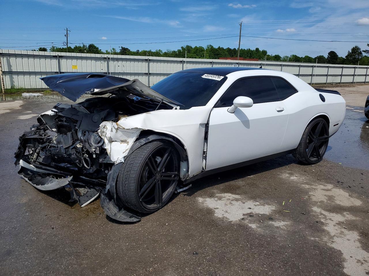 Salvage Dodge Challenger Image