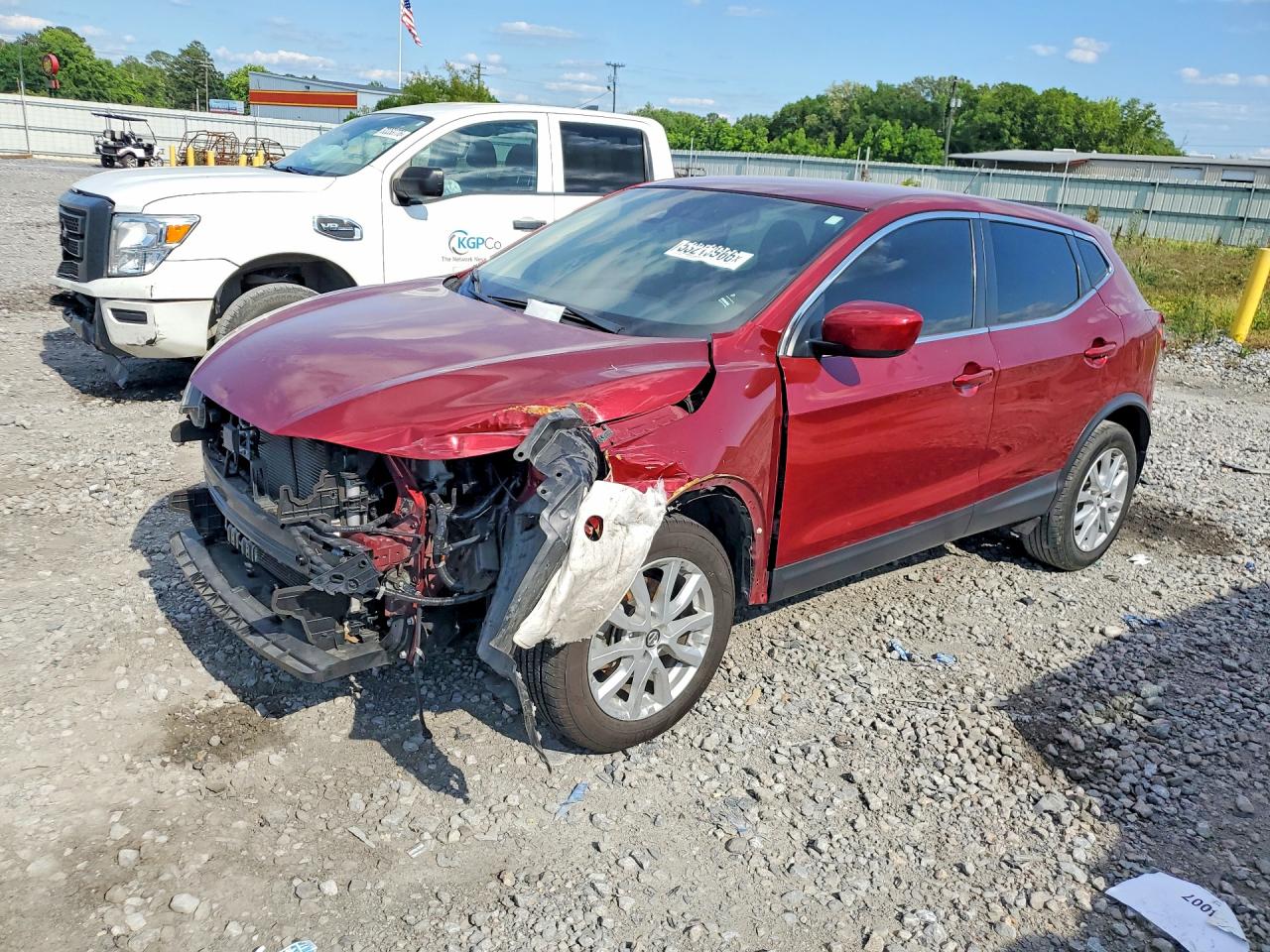 Salvage Nissan Rogue Image