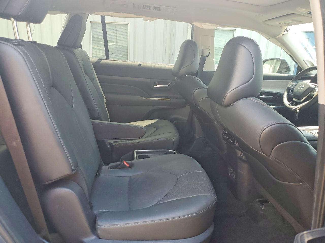 Toyota Grand High Platinum
