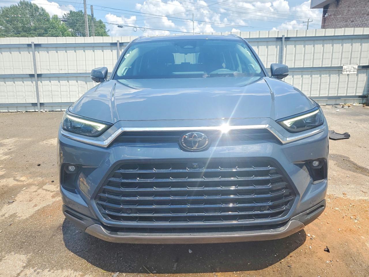 Toyota Grand High Platinum
