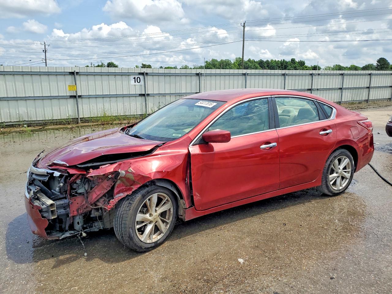 Salvage Nissan Altima Image
