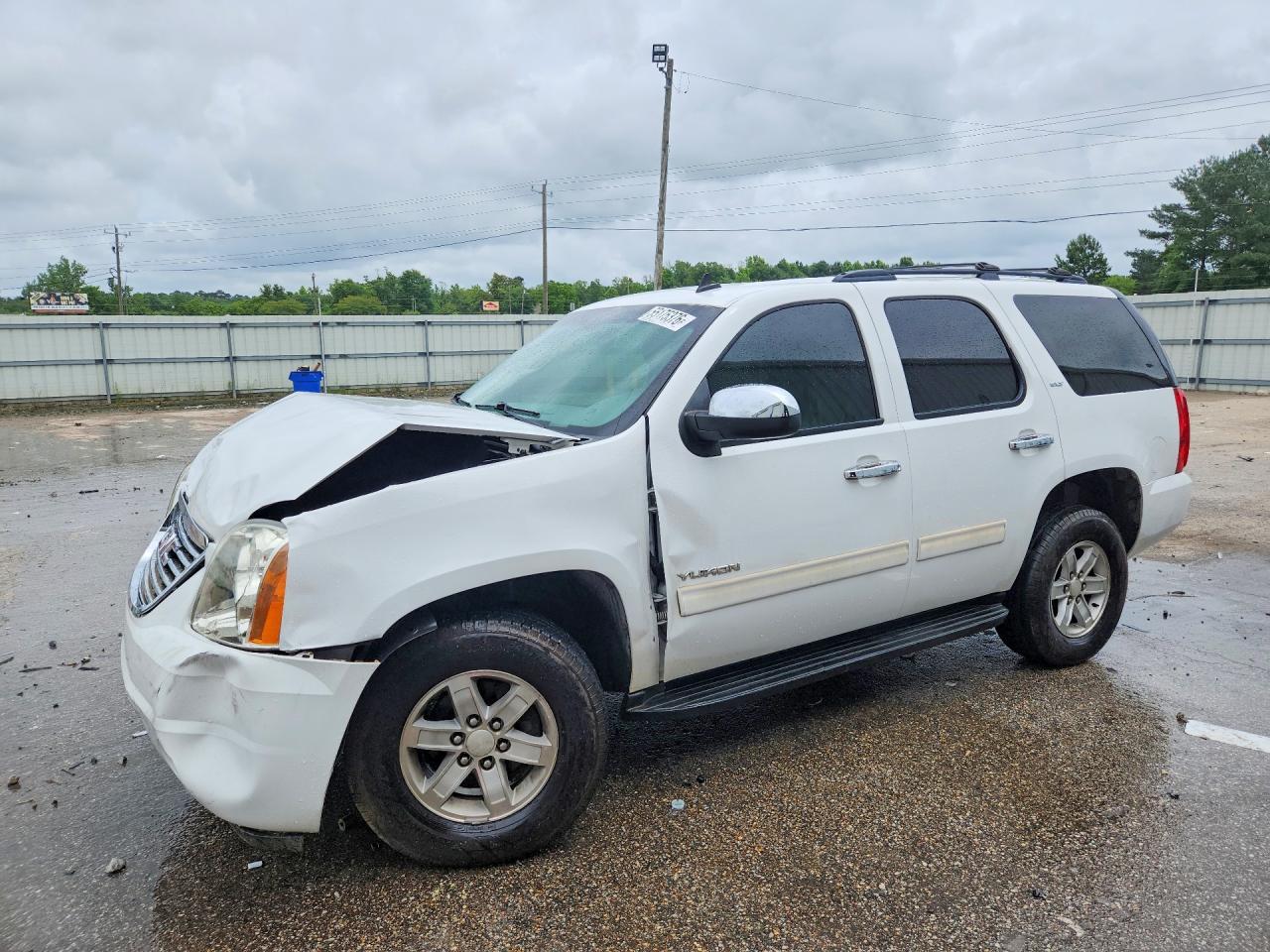 Salvage GMC Yukon Image
