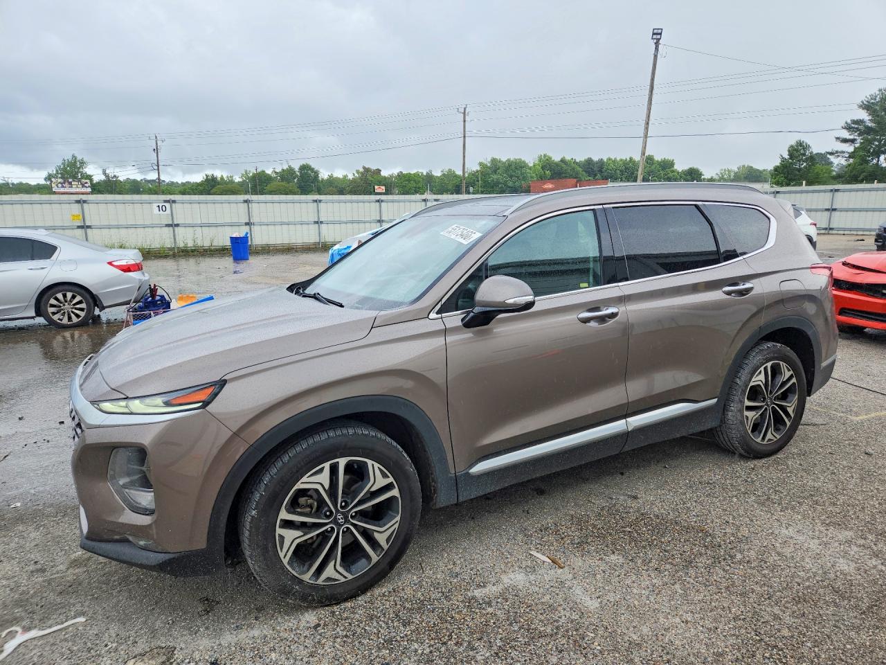 Salvage Hyundai SANTA FE Image