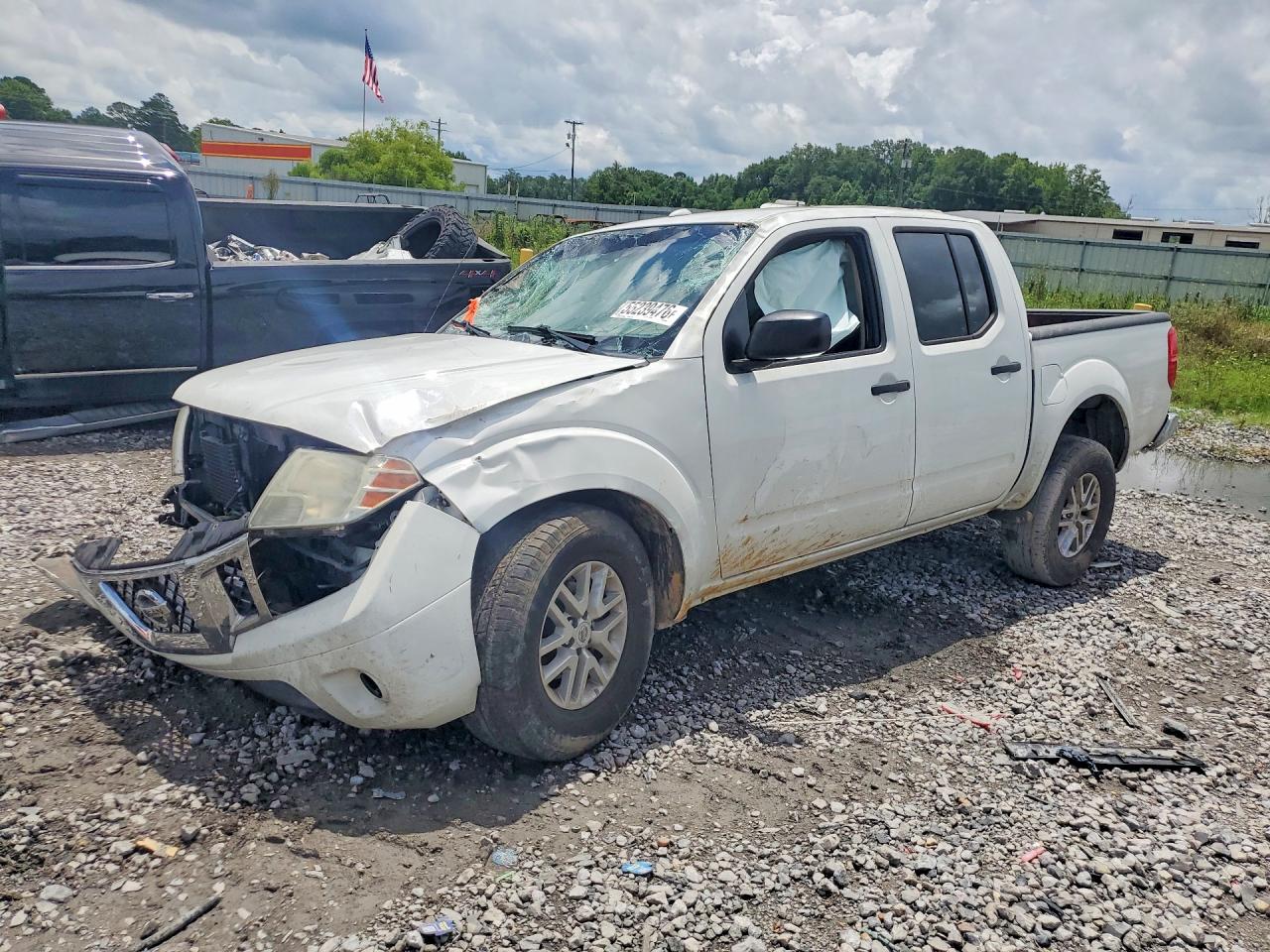 Salvage Nissan Frontier Image