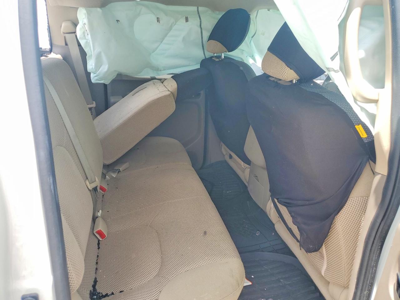 Nissan Frontier S