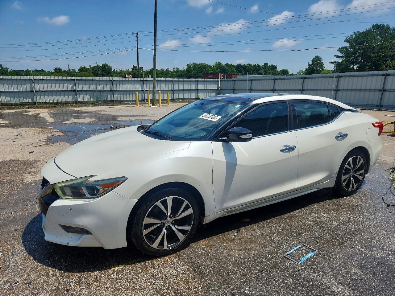 Salvage Nissan Maxima Image