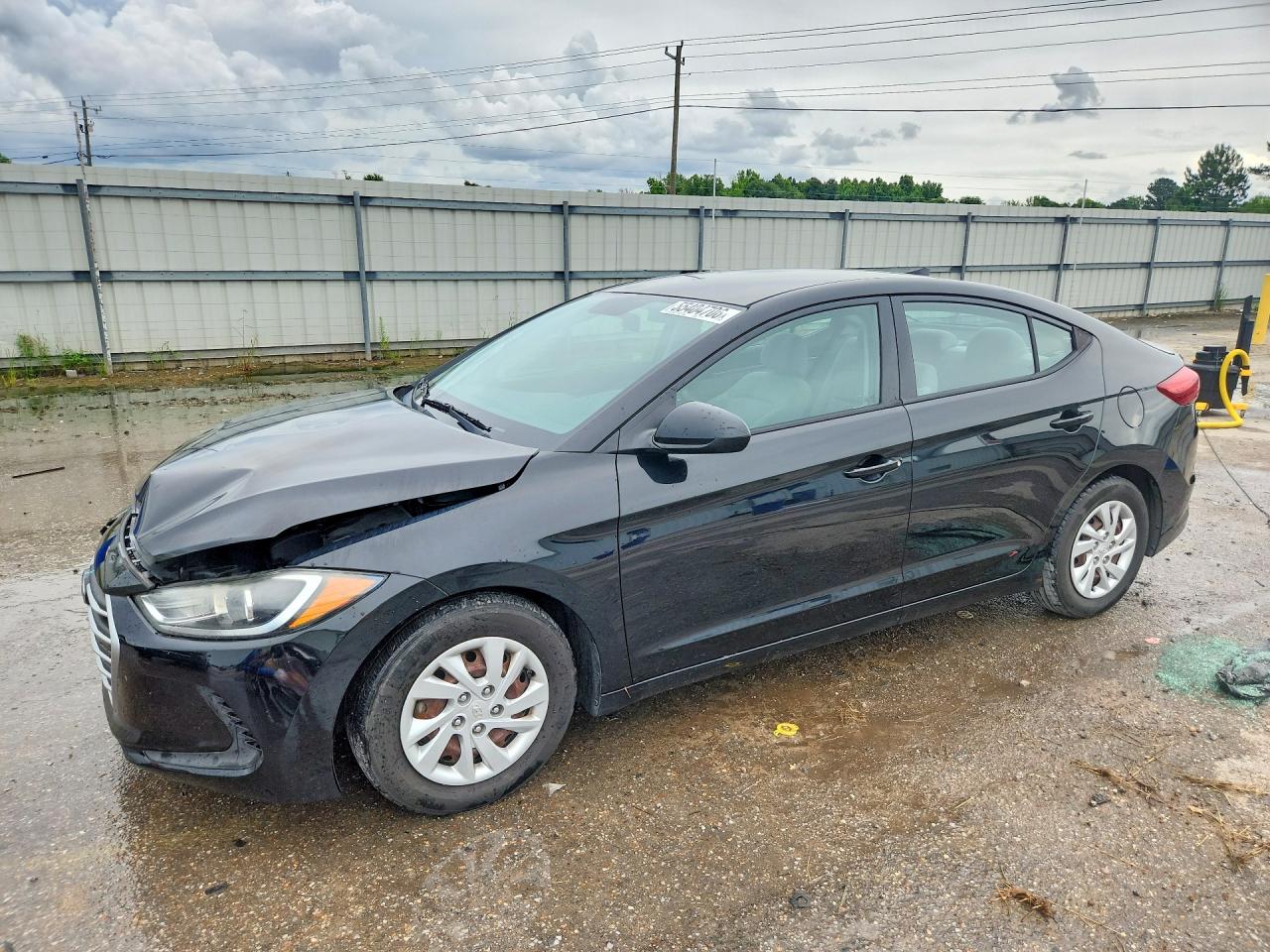 Salvage Hyundai ELANTRA Image