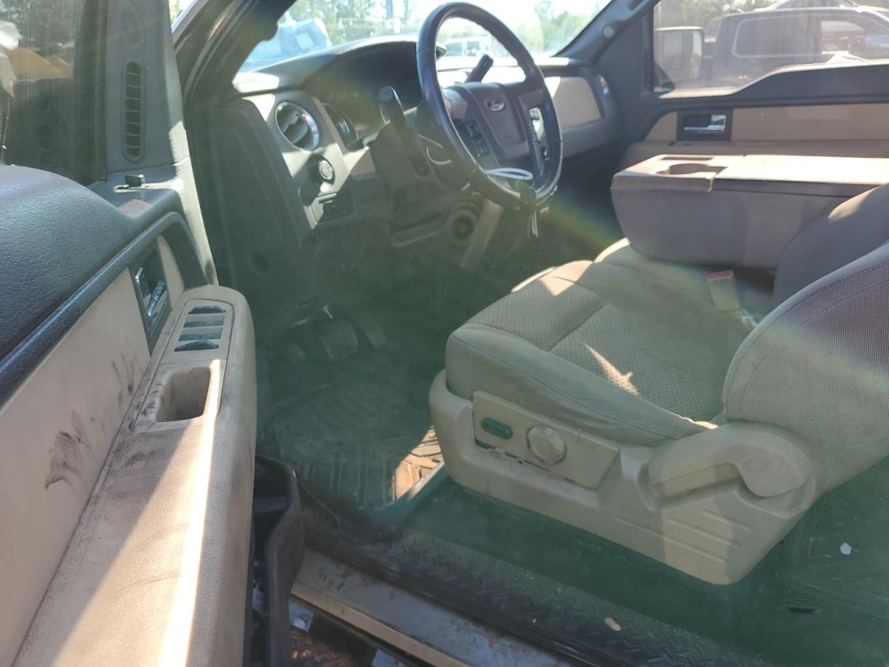 Ford F-150 Super Cab