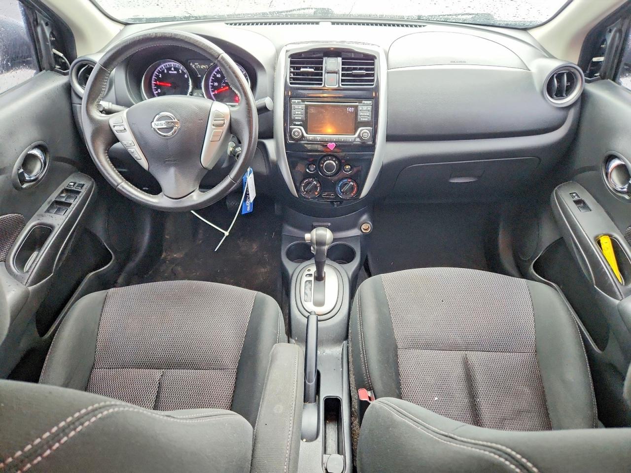 Nissan Versa 1.6 S