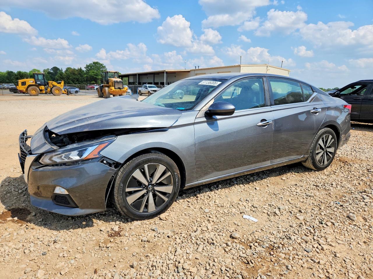 Salvage Nissan Altima Image