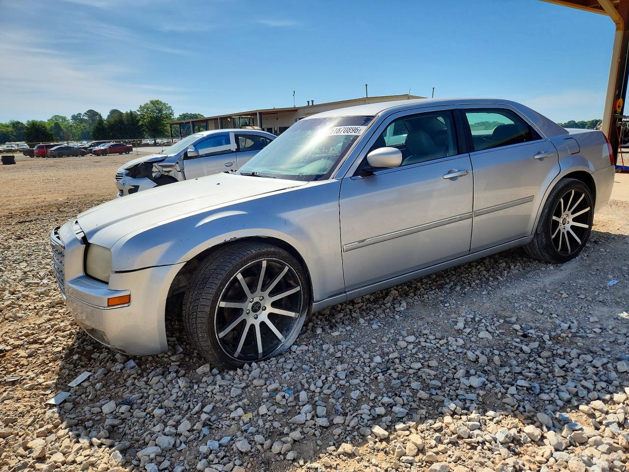 Salvage Chrysler 300 Image