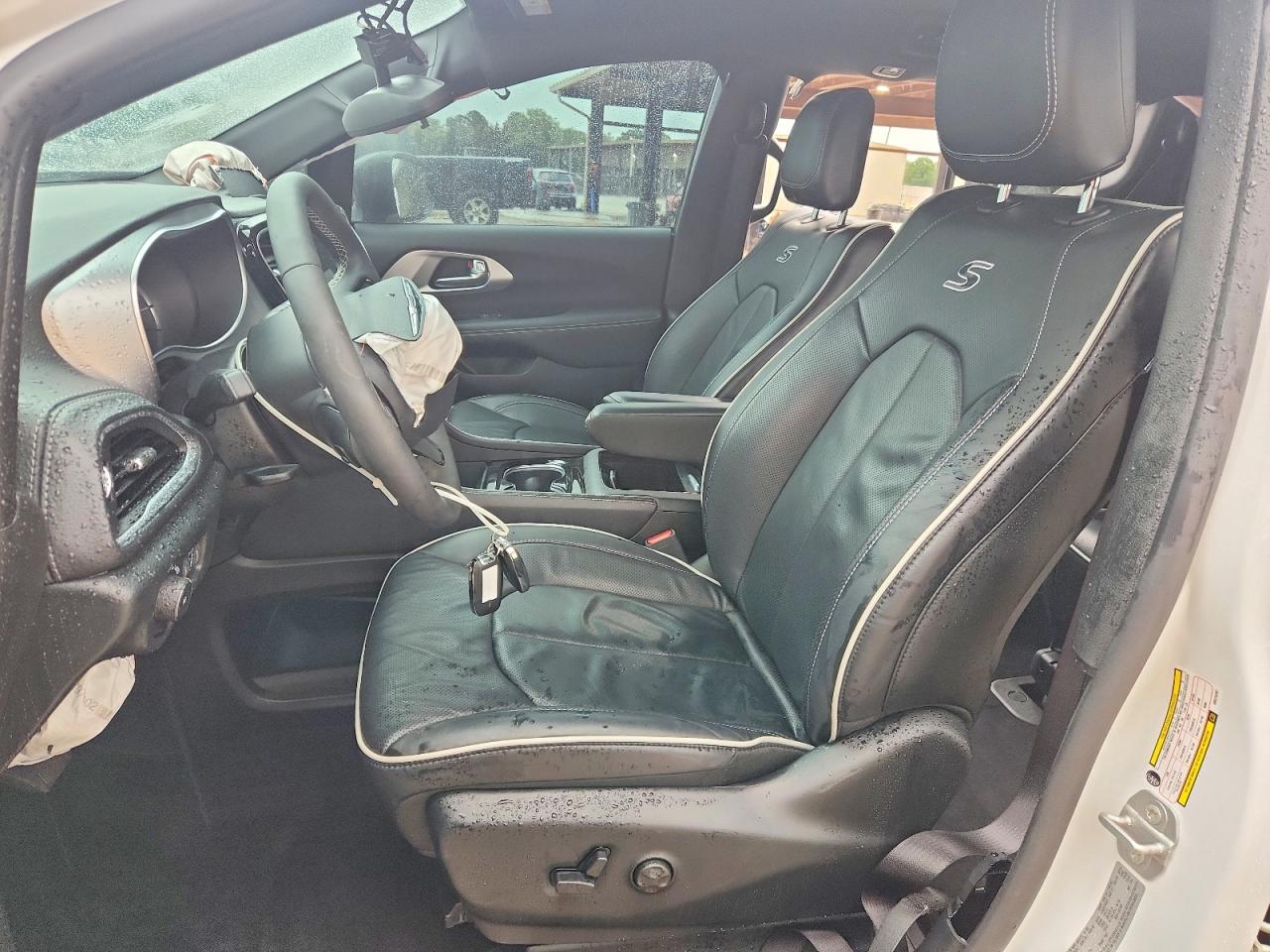 Chrysler Pacifica Hybrid Select
