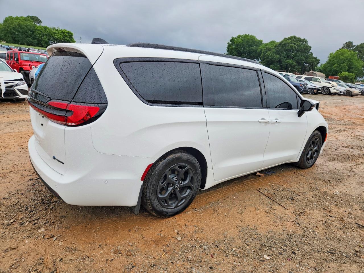 Chrysler Pacifica Hybrid Select