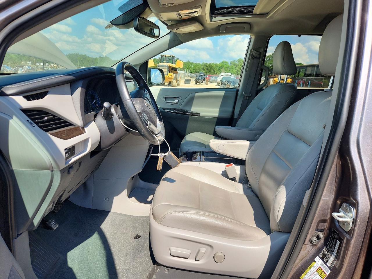 Toyota Sienna Xle 8-passenger