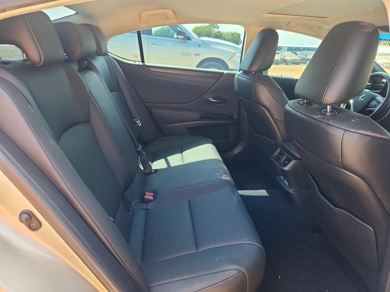 Lexus Es Base
