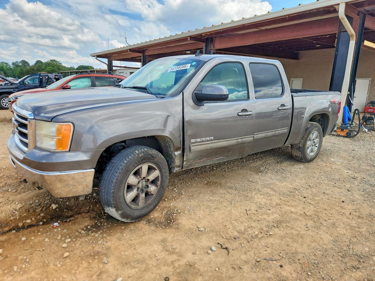 Salvage GMC Sierra Image