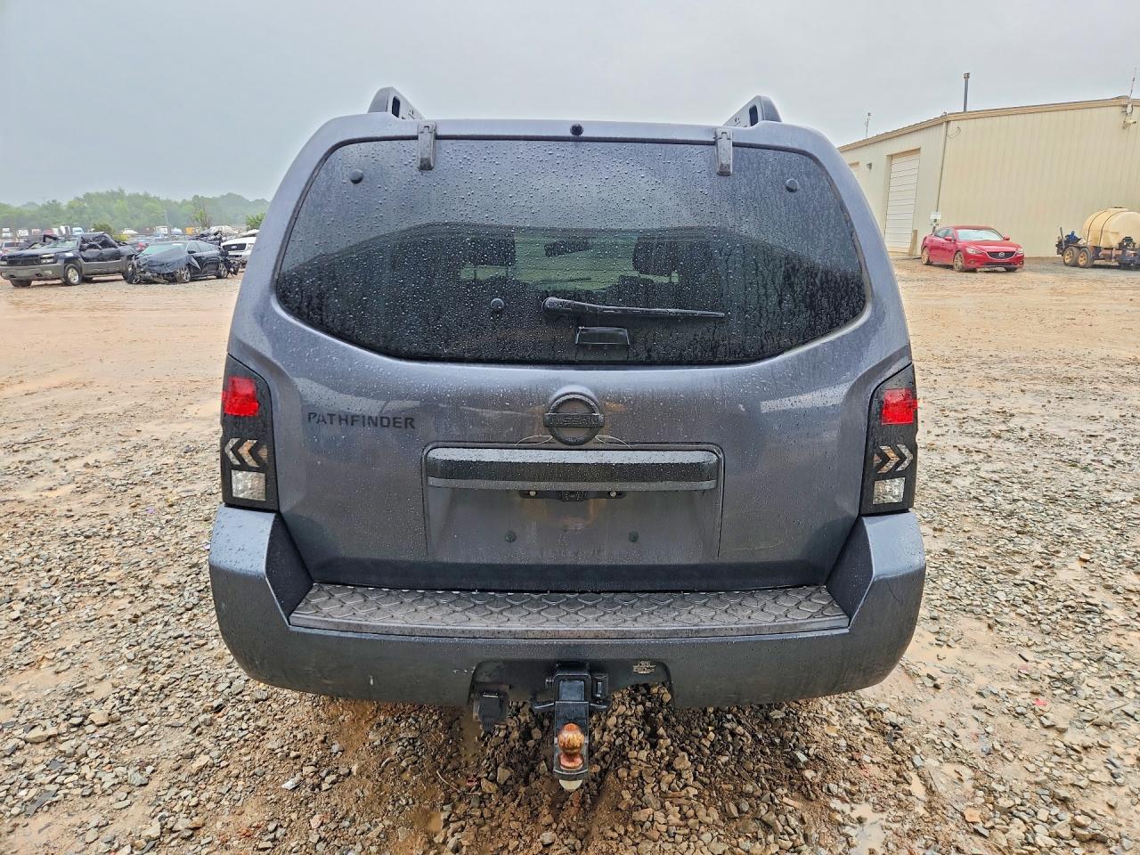 Nissan Pathfinder S