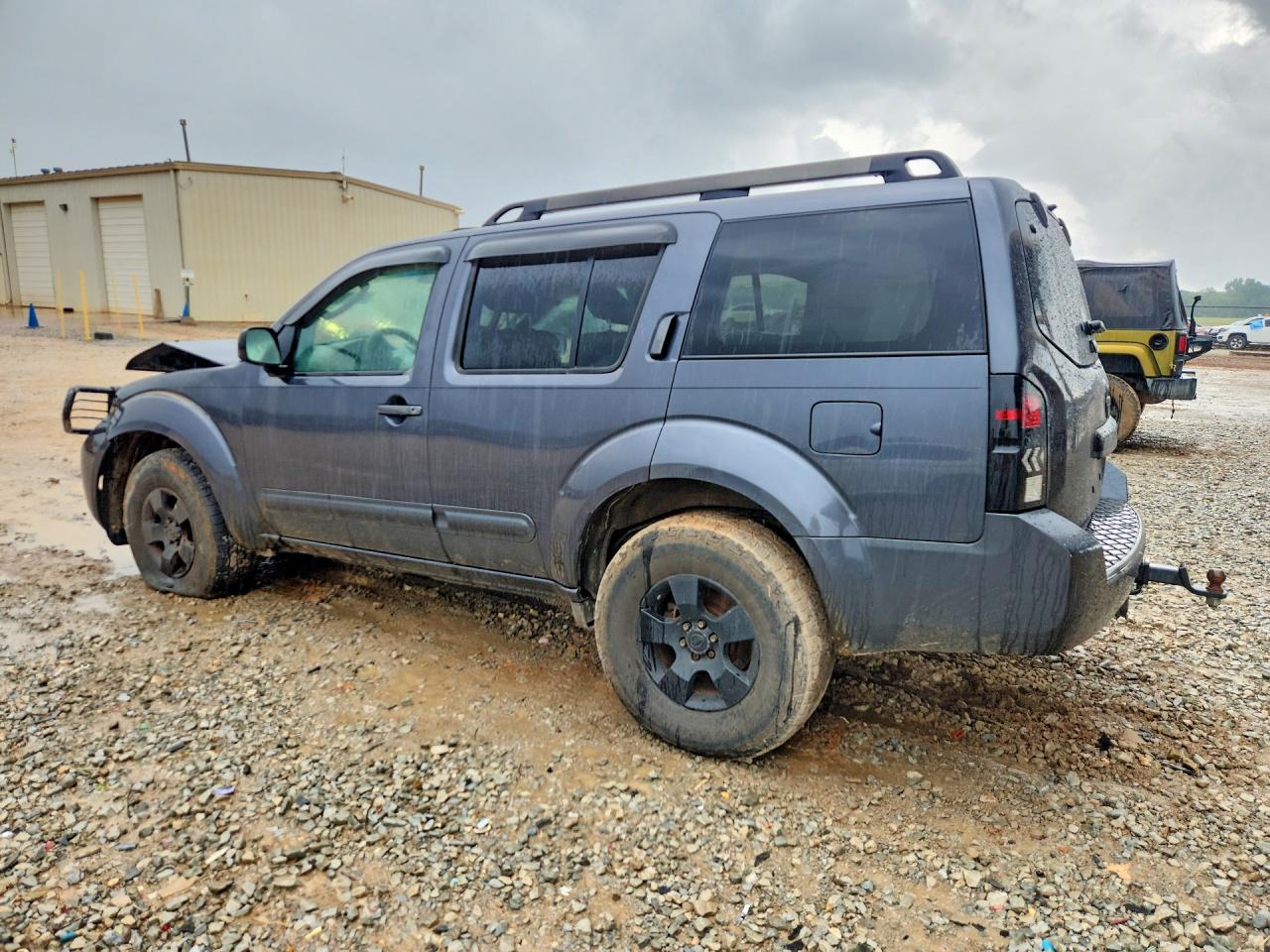 Nissan Pathfinder S