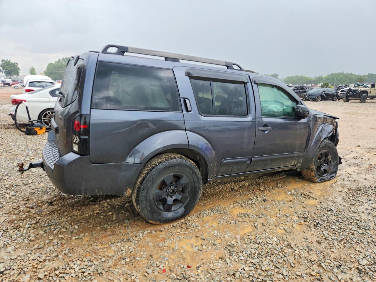 Nissan Pathfinder S