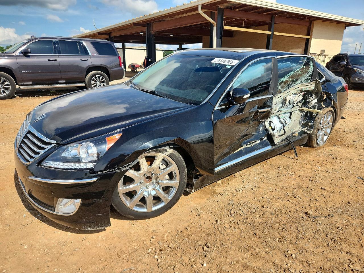 Salvage Hyundai Equus Image