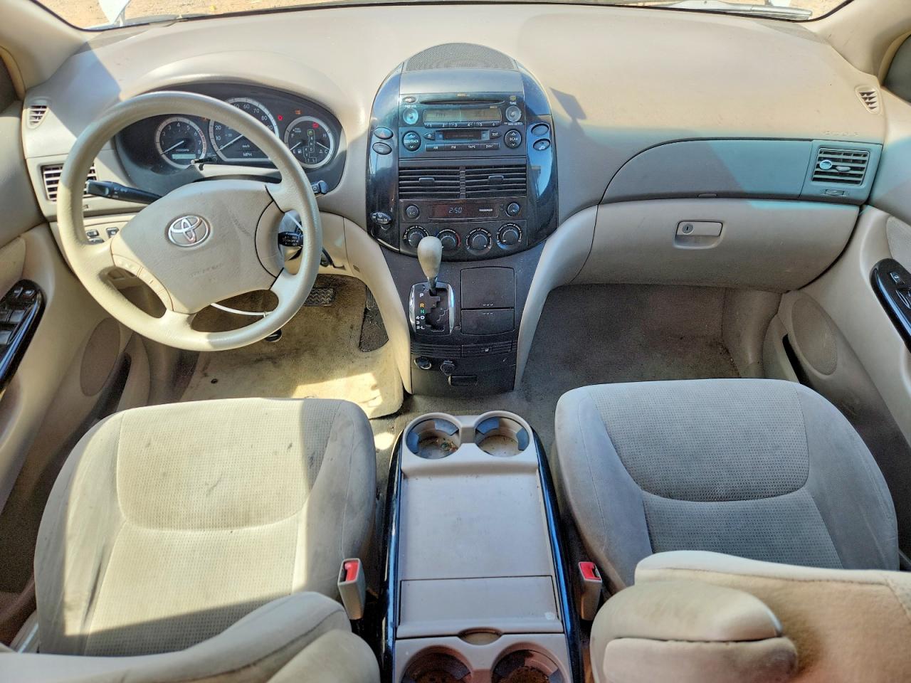 Toyota Sienna Le 7 Passenger