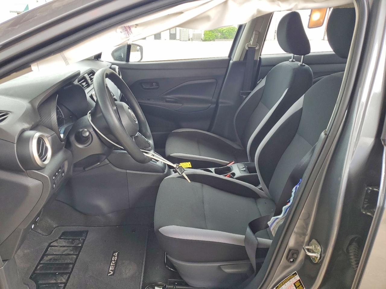 Nissan Versa S