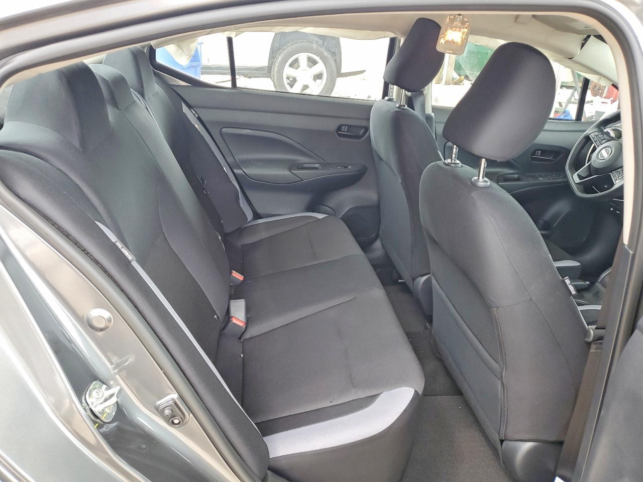 Nissan Versa S