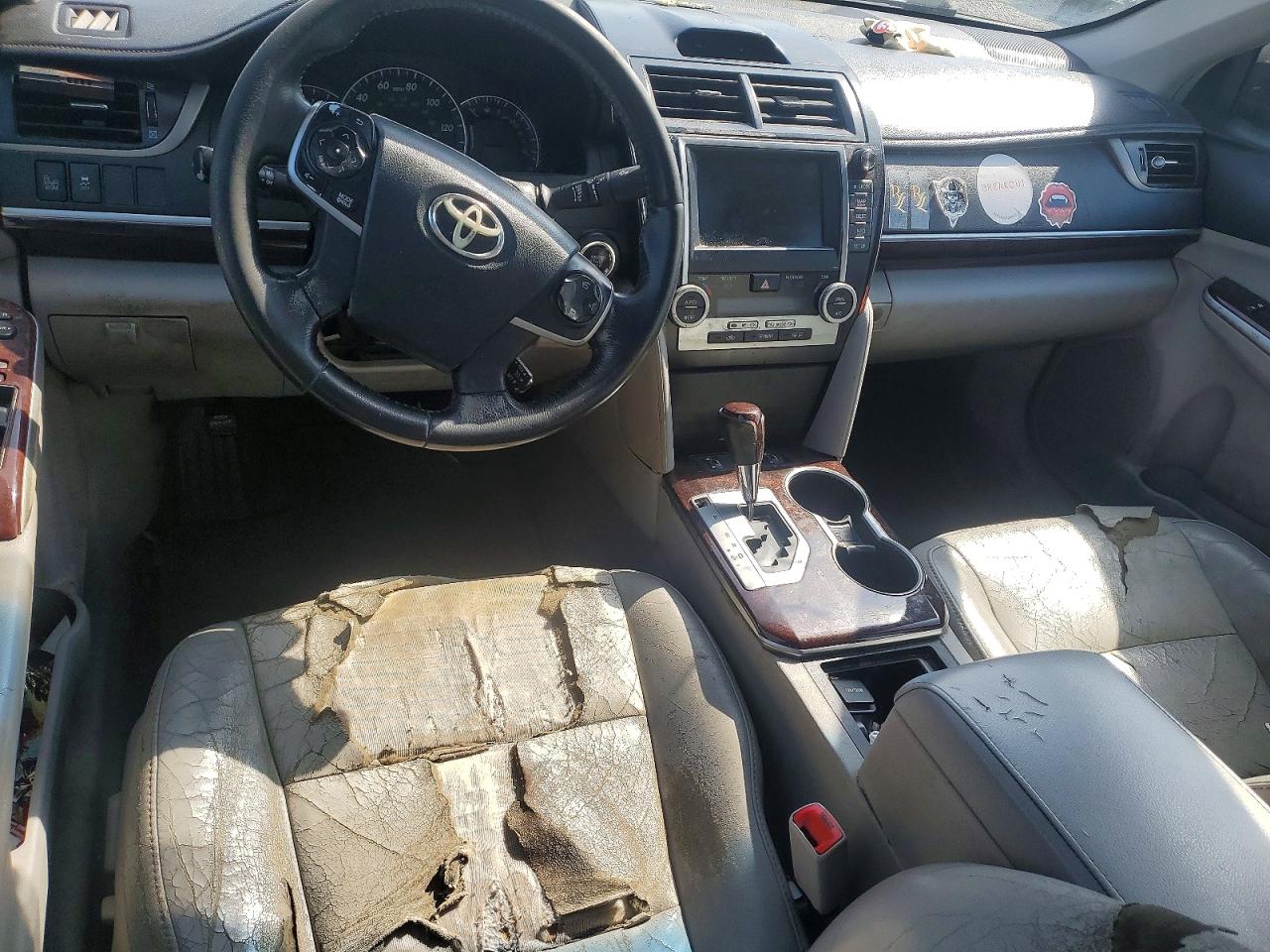 Toyota Camry Xle V6