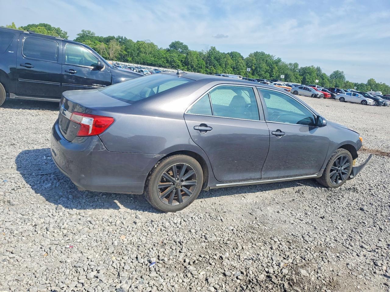 Toyota Camry Xle V6