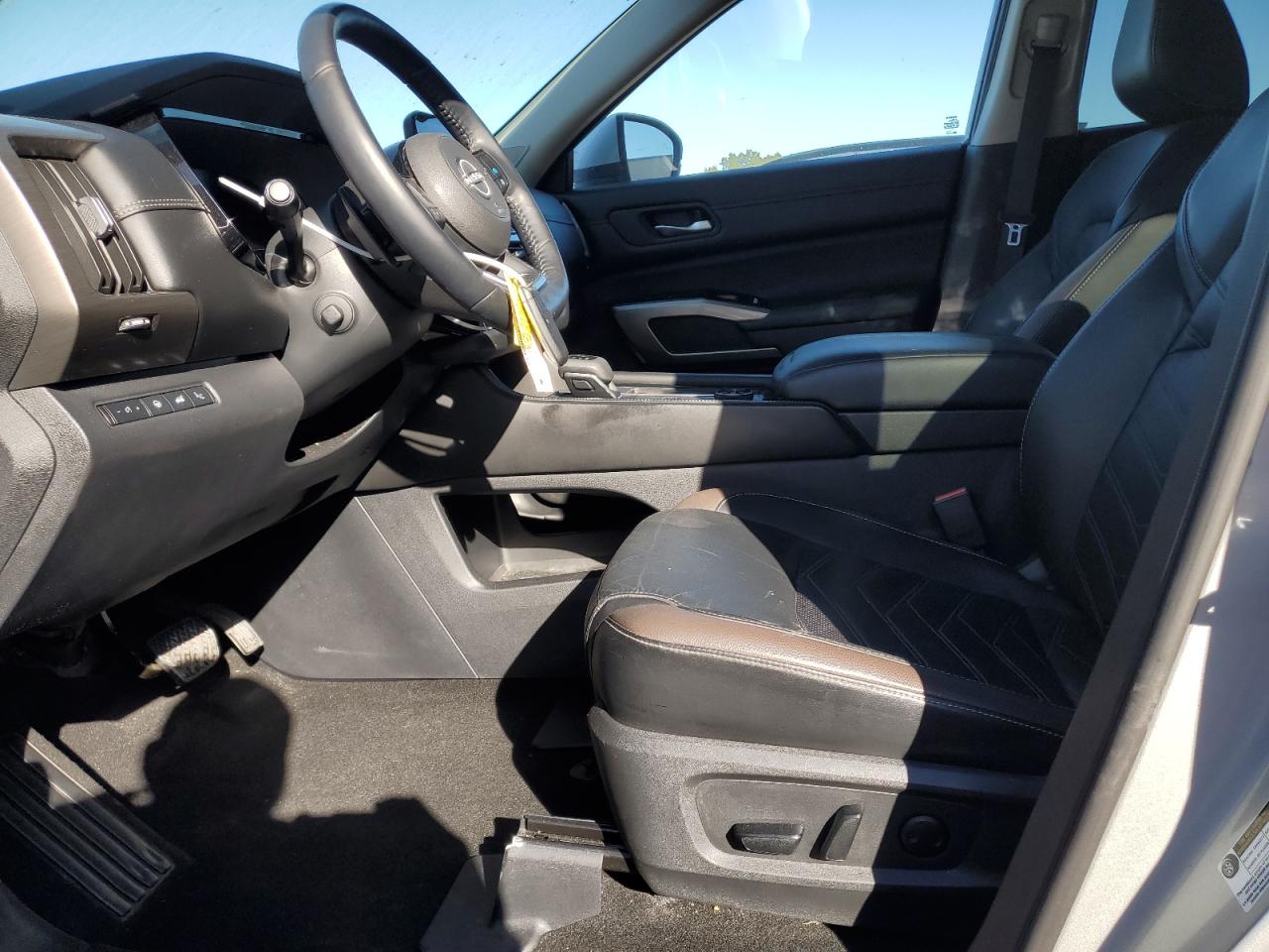 Nissan Pathfinder Platinum