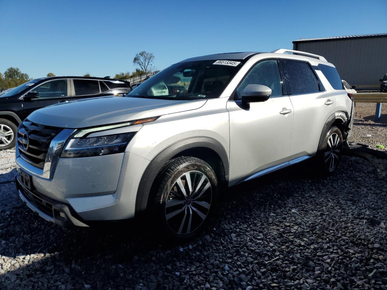 Salvage Nissan Pathfinder Image