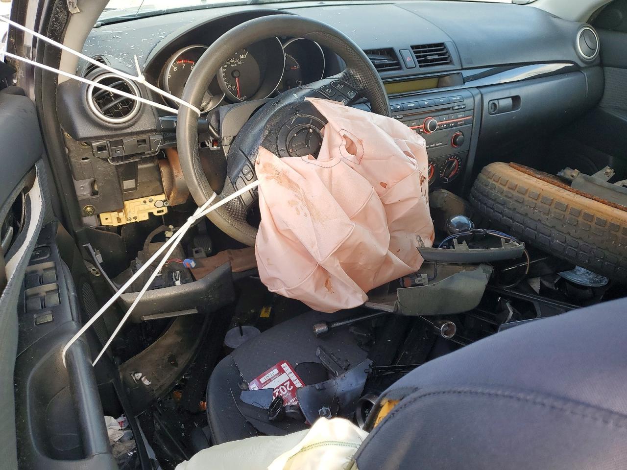 Mazda 3 I