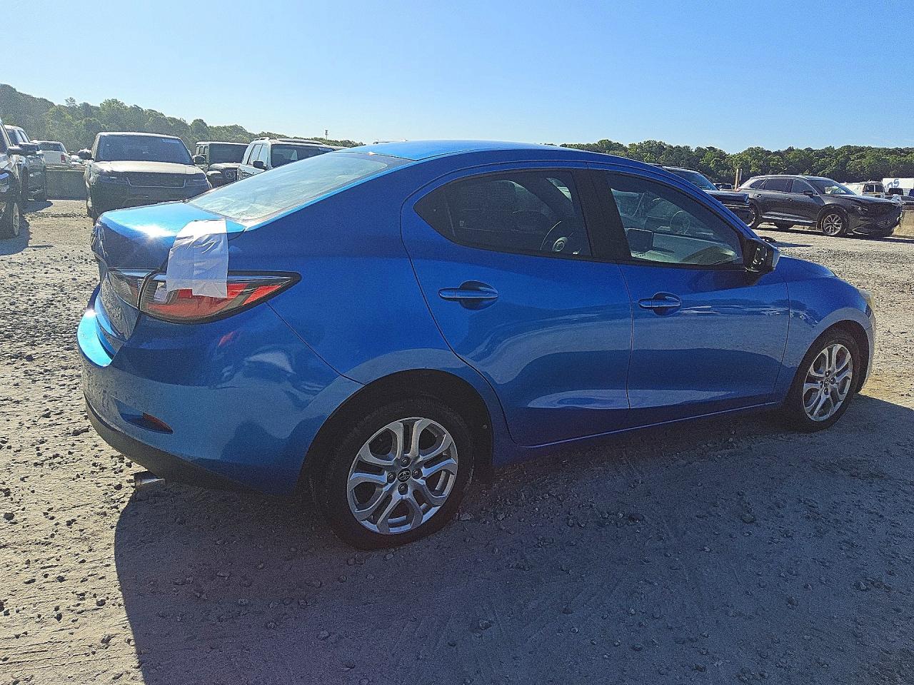Toyota Yaris Base