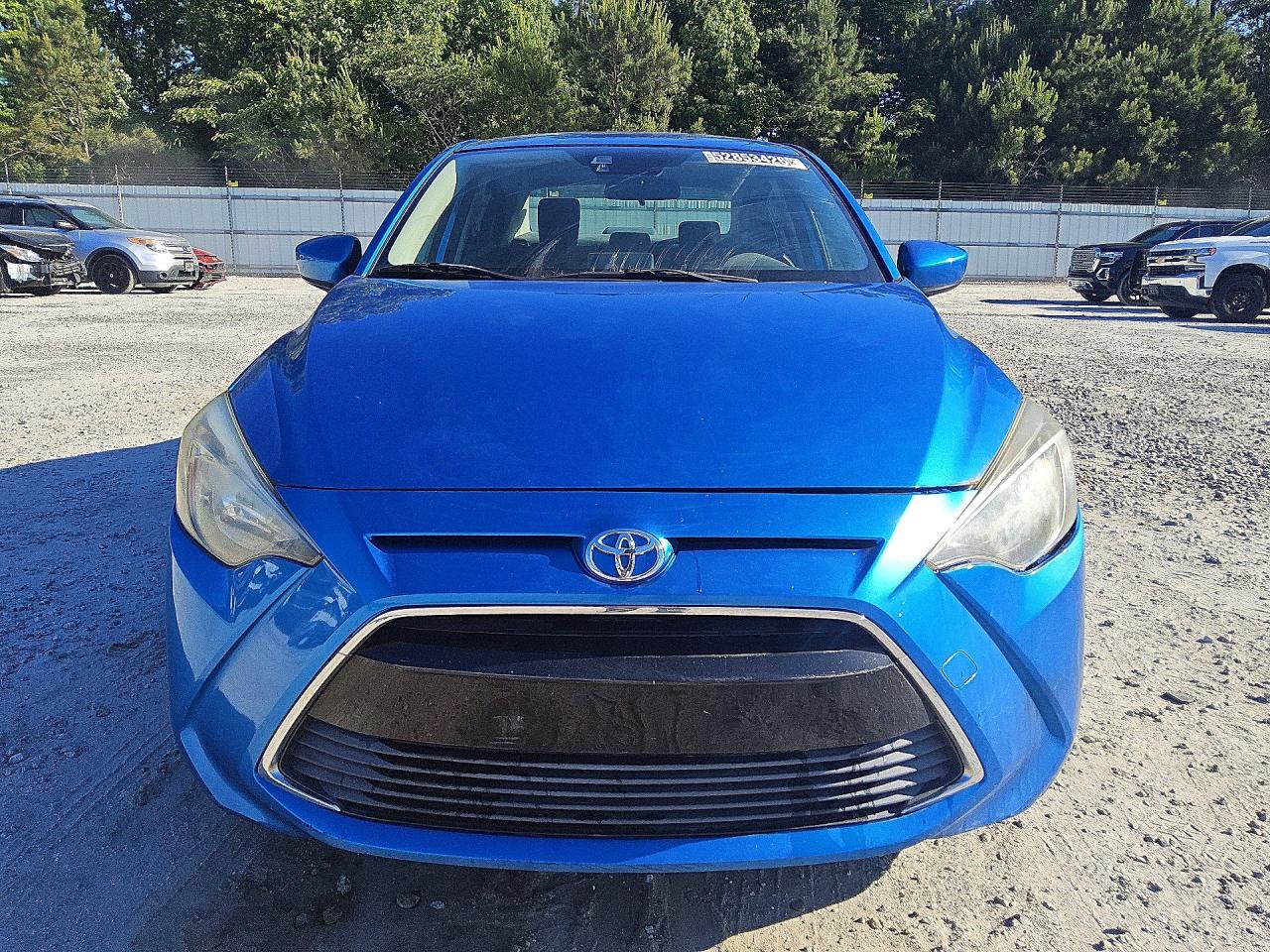 Toyota Yaris Base