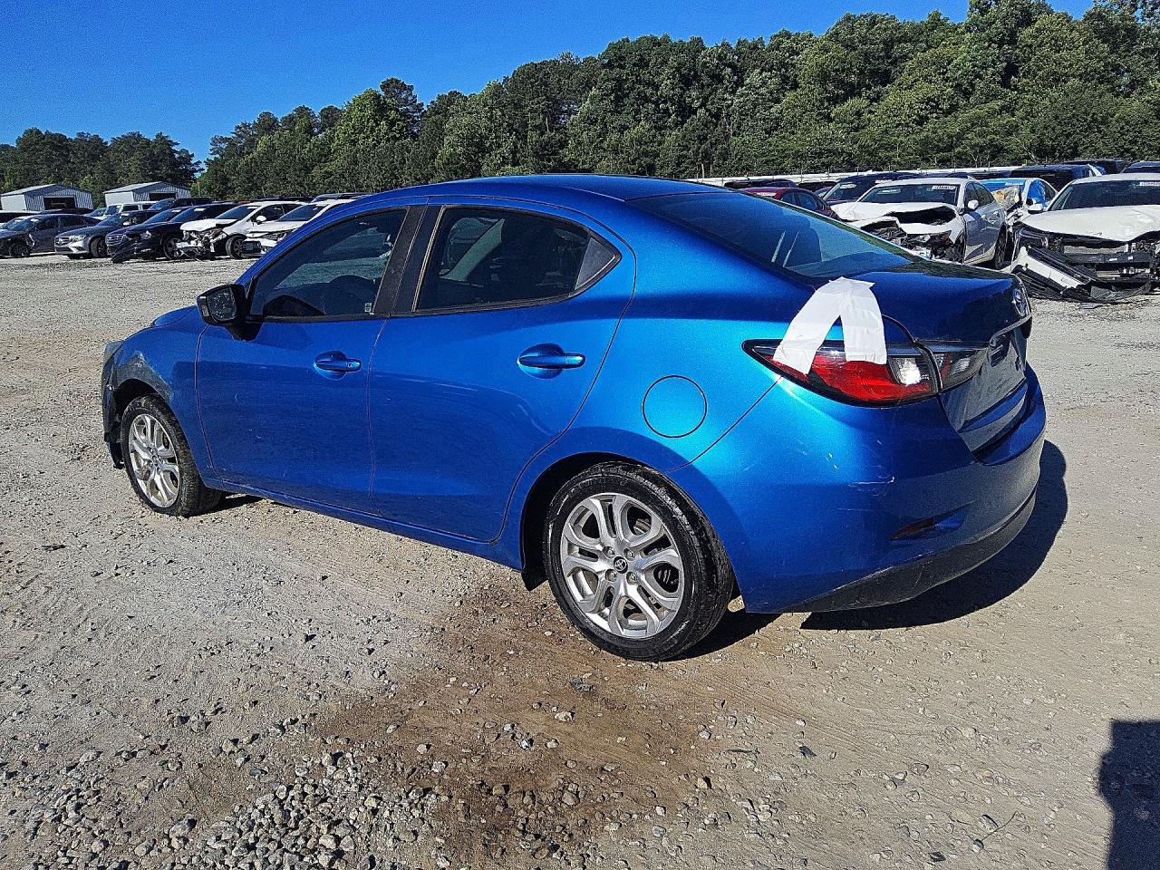 Toyota Yaris Base