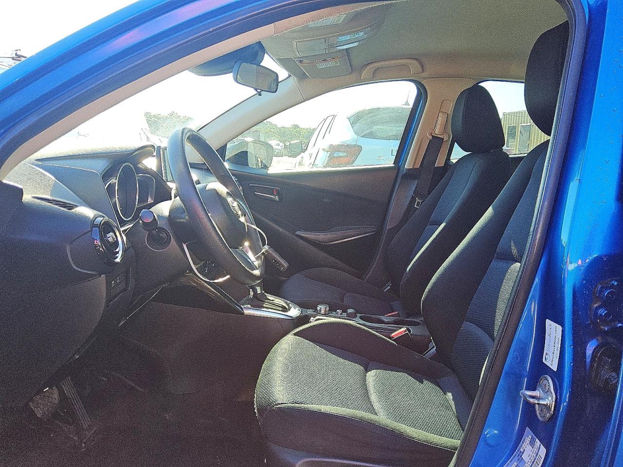 Toyota Yaris Base