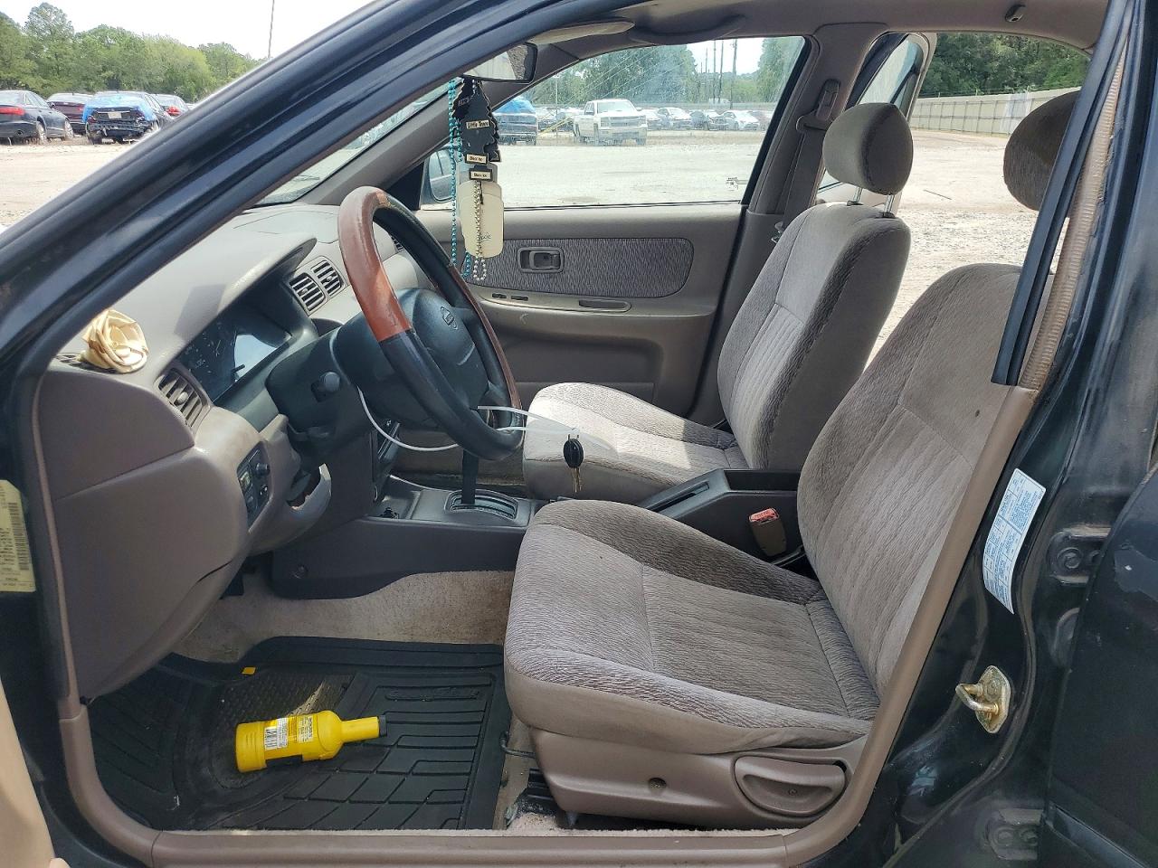 Nissan Sentra Base